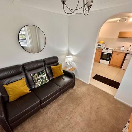 Semi-Detached 1-Bedroom Chalet Uddingston Εξωτερικό φωτογραφία