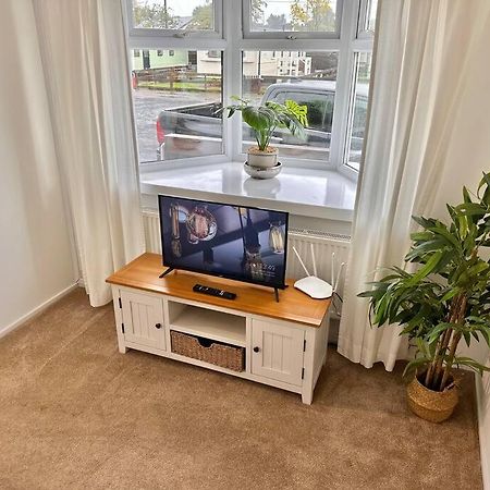 Semi-Detached 1-Bedroom Chalet Uddingston Εξωτερικό φωτογραφία