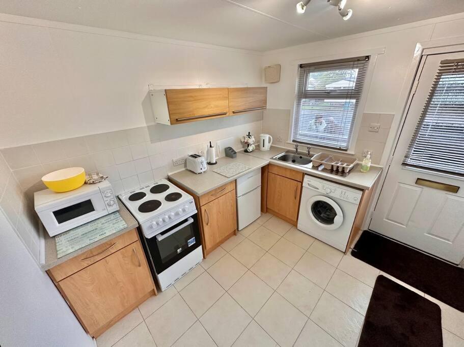 Semi-Detached 1-Bedroom Chalet Uddingston Εξωτερικό φωτογραφία