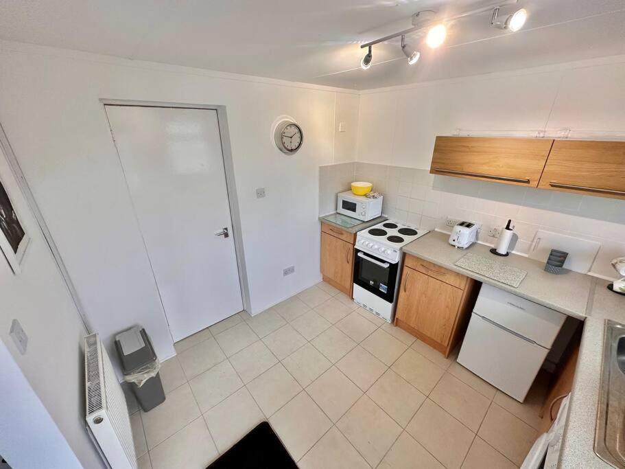 Semi-Detached 1-Bedroom Chalet Uddingston Εξωτερικό φωτογραφία