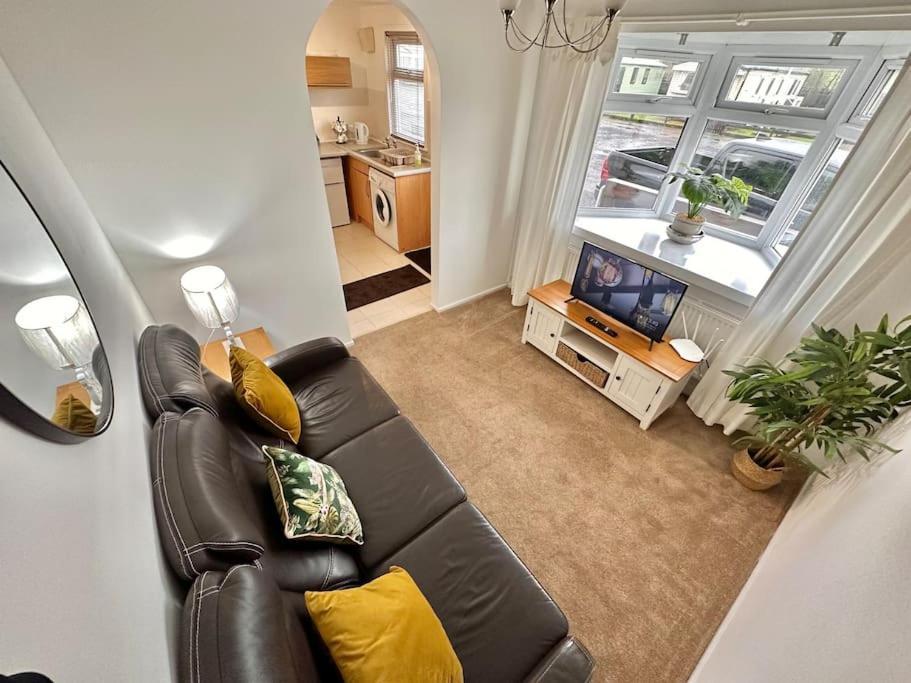 Semi-Detached 1-Bedroom Chalet Uddingston Εξωτερικό φωτογραφία